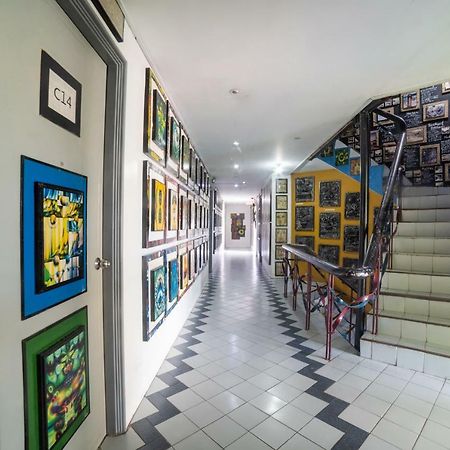 Oyo 200 Ponce Suites Art Hotel Davao ภายนอก รูปภาพ