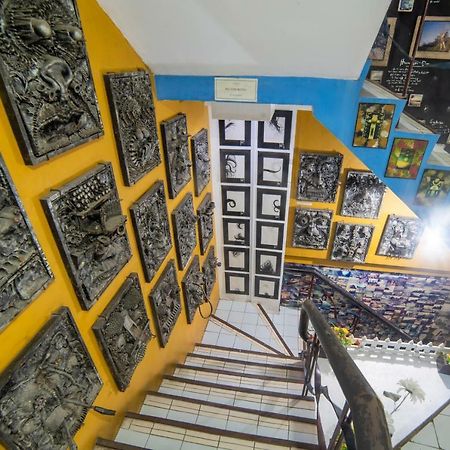 Oyo 200 Ponce Suites Art Hotel Davao ภายนอก รูปภาพ