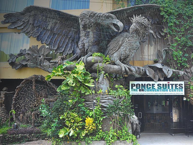 Oyo 200 Ponce Suites Art Hotel Davao ภายนอก รูปภาพ