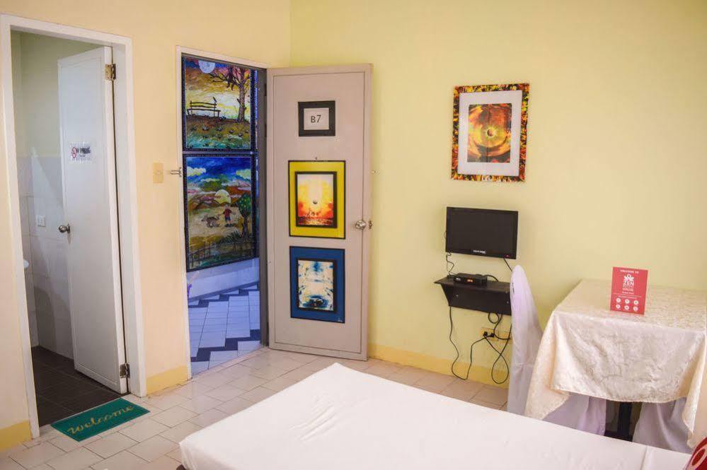 Oyo 200 Ponce Suites Art Hotel Davao ภายนอก รูปภาพ