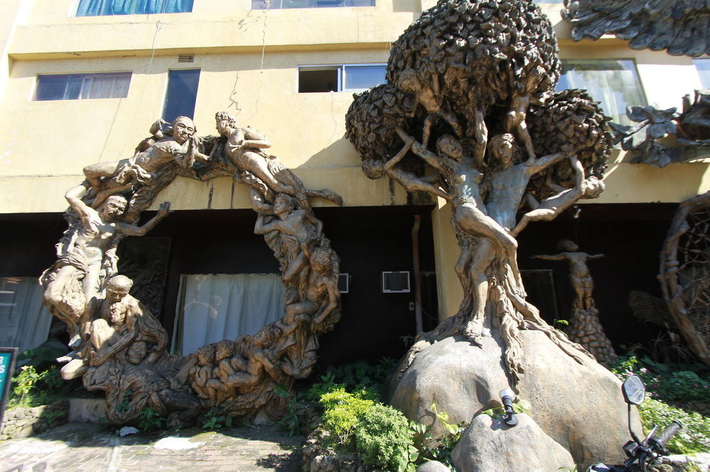 Oyo 200 Ponce Suites Art Hotel Davao ภายนอก รูปภาพ