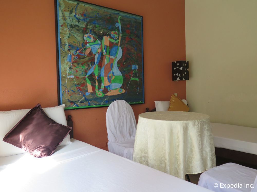 Oyo 200 Ponce Suites Art Hotel Davao ภายนอก รูปภาพ