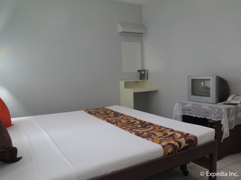 Oyo 200 Ponce Suites Art Hotel Davao ภายนอก รูปภาพ