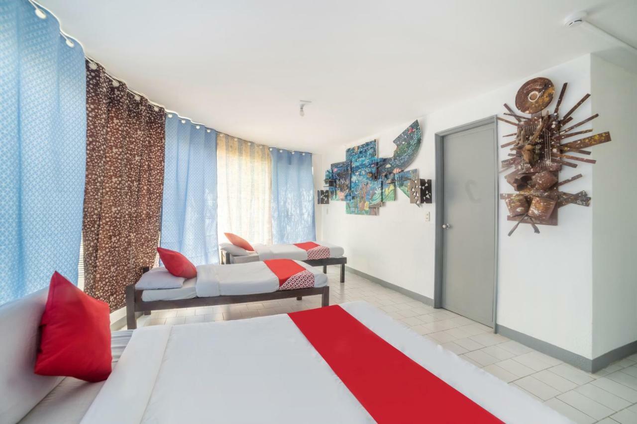 Oyo 200 Ponce Suites Art Hotel Davao ภายนอก รูปภาพ