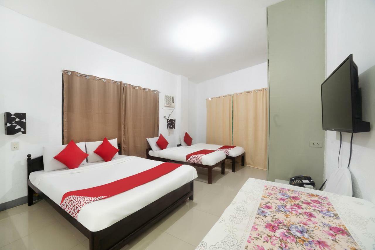 Oyo 200 Ponce Suites Art Hotel Davao ภายนอก รูปภาพ