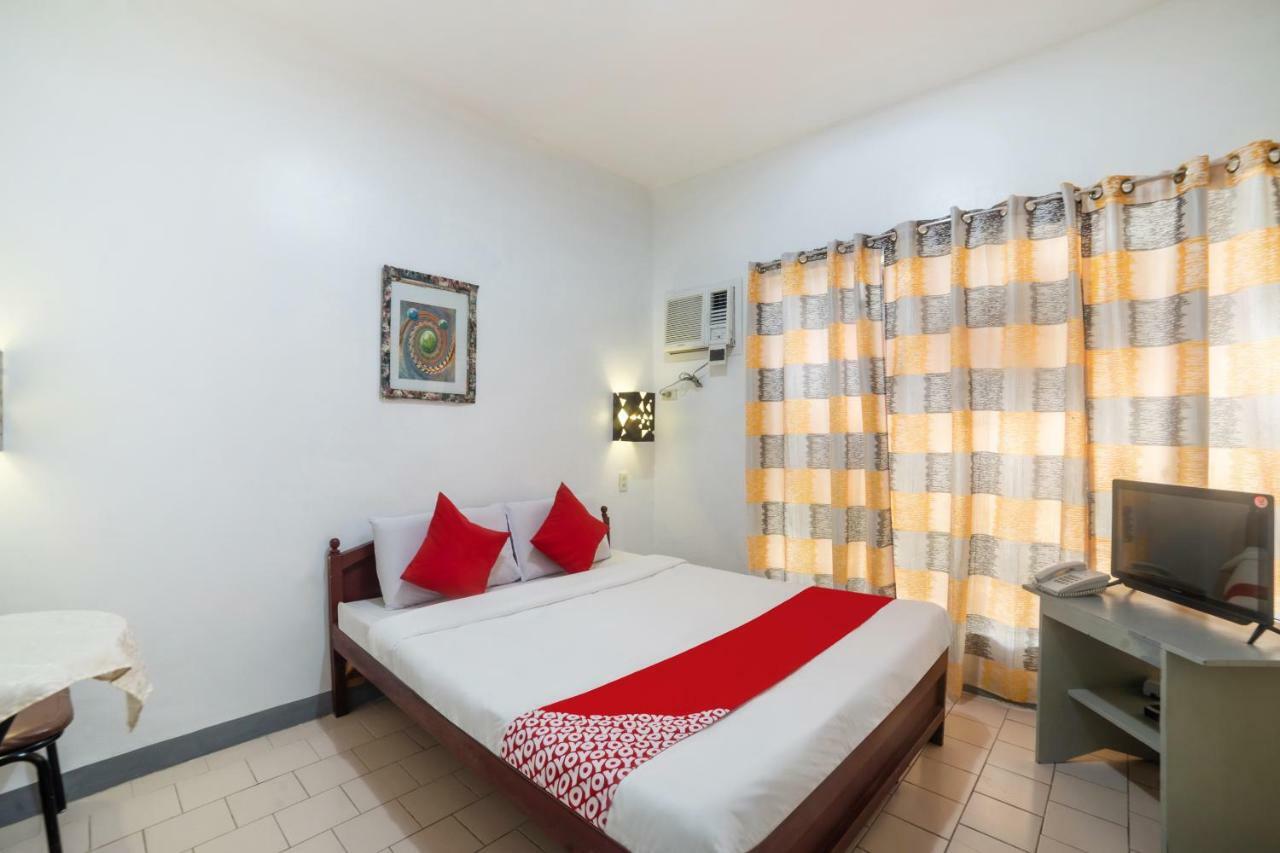 Oyo 200 Ponce Suites Art Hotel Davao ภายนอก รูปภาพ