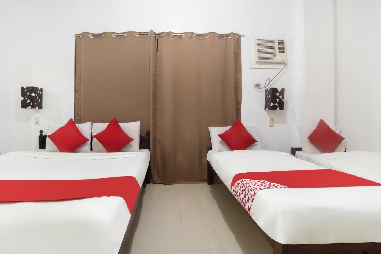 Oyo 200 Ponce Suites Art Hotel Davao ภายนอก รูปภาพ