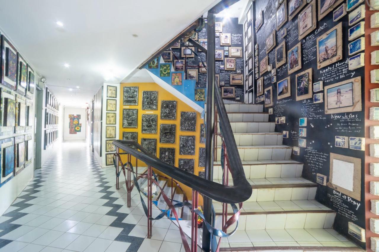 Oyo 200 Ponce Suites Art Hotel Davao ภายนอก รูปภาพ