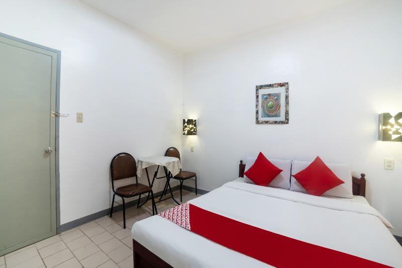 Oyo 200 Ponce Suites Art Hotel Davao ภายนอก รูปภาพ