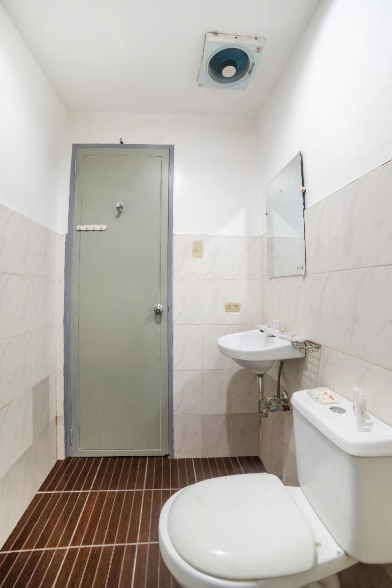 Oyo 200 Ponce Suites Art Hotel Davao ภายนอก รูปภาพ