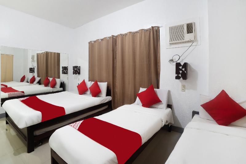 Oyo 200 Ponce Suites Art Hotel Davao ภายนอก รูปภาพ